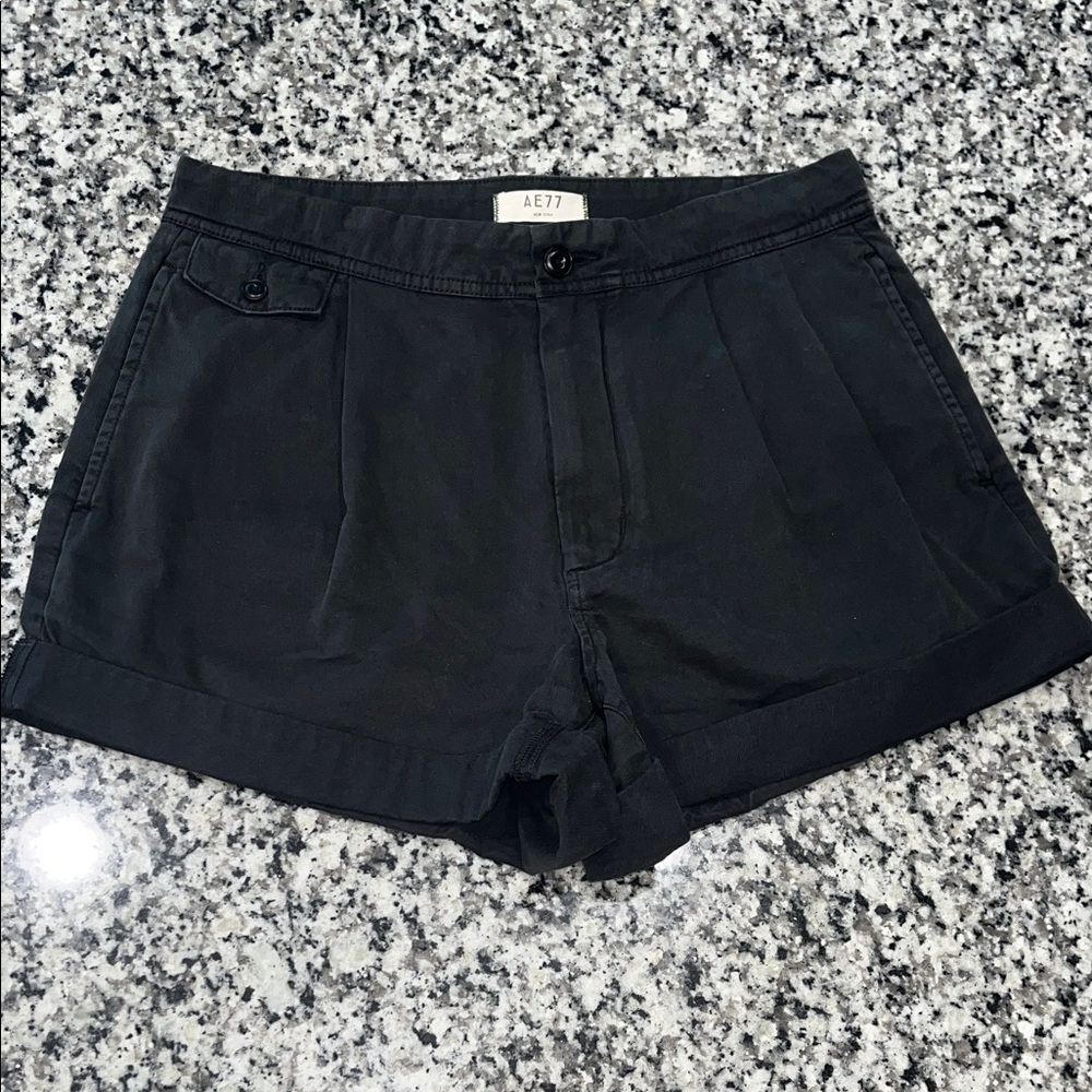 AE77 High-Waist Black Cuffed Women's Shorts, Size 6